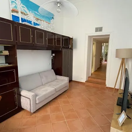 Spacious And Calm Close To The Apartman