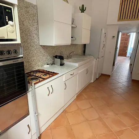 Appartement Spacious And Calm Close To The