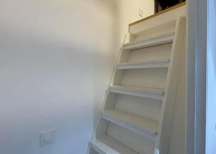 Spacious And Calm Close To The