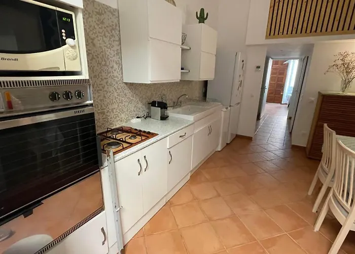 Apartment Spacious And Calm Close To The