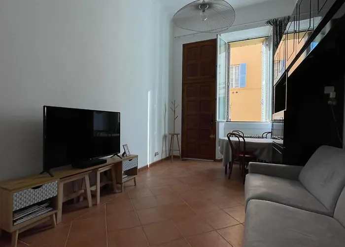 Apartment Spacious And Calm Close To The